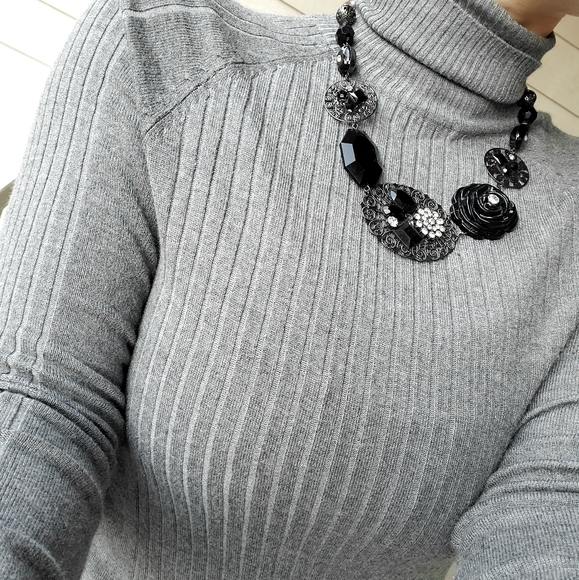 ZARA Grey Stretchy Ribbed Knit Lettuce Hem Casual Classic Basic Turtleneck - Picture 3 of 16